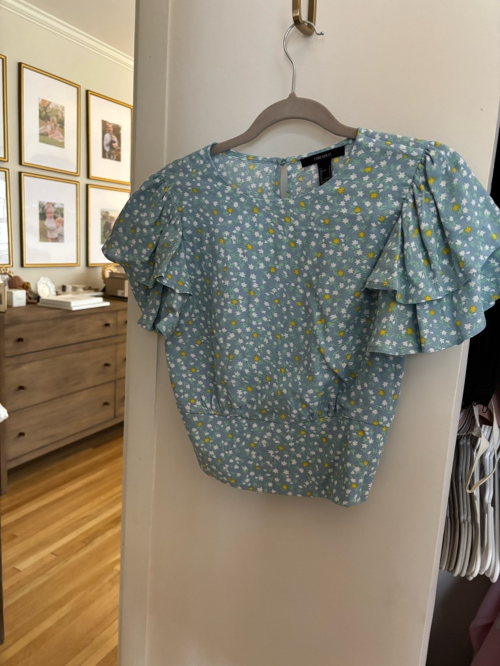 Forever 21 Light Blue Floral Ruffle Sleeve Blouse